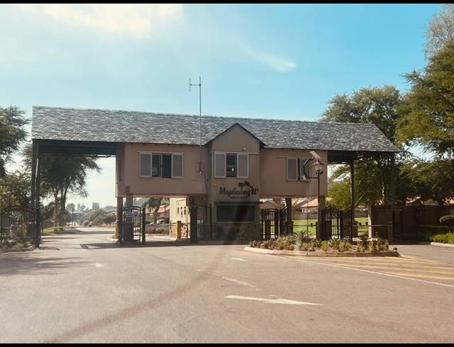 LAND FOR SALE IN MAGALIESBERG COUNTRY ESTATE